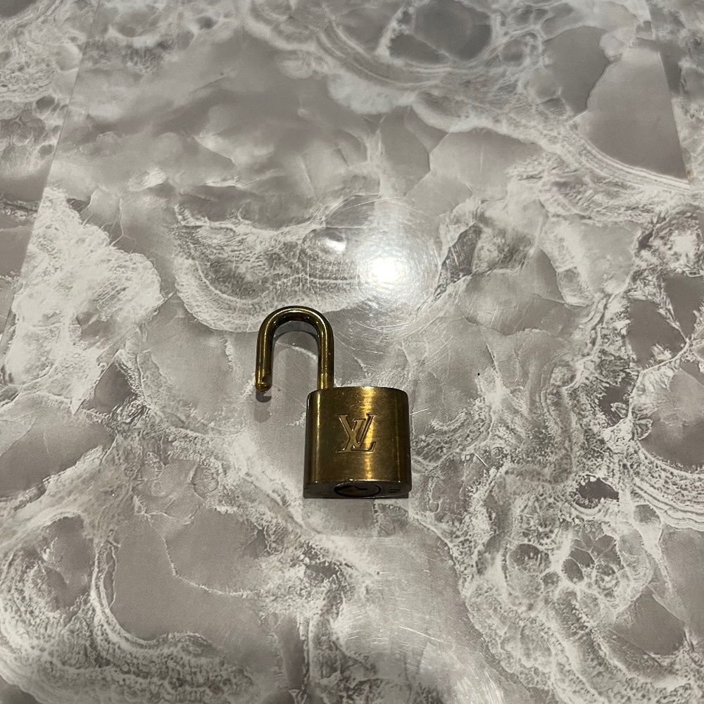 Louis Vuitton lock no key brass 308